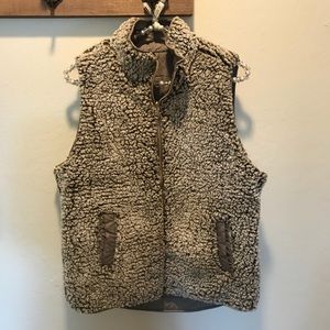 THREAD AND SUPPLY SHERPA VEST.
